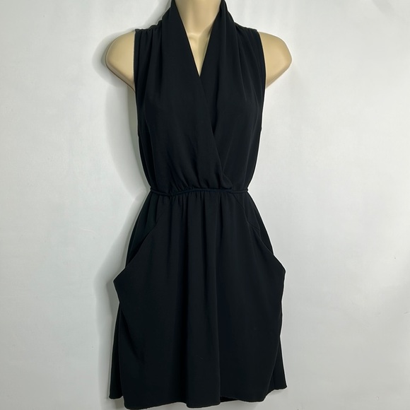 Wilfred Aritzia Sabine pocketed little black dress - Picture 2 of 8